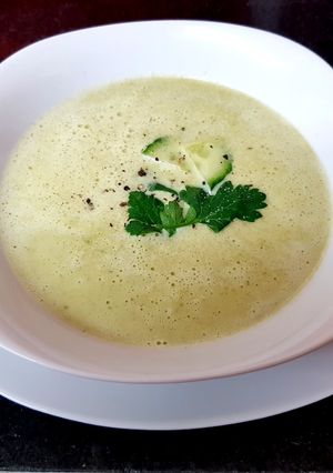 A picture of My Asparagus,Avocado + Cucumber Soup 💜.
