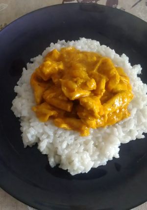 Una foto de Pollo al curry