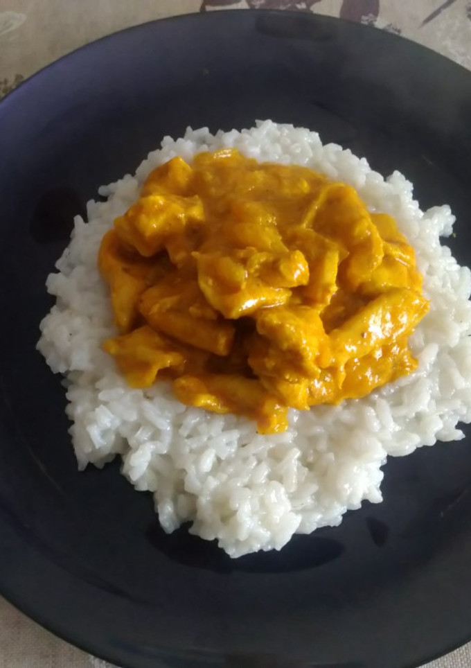 Una foto de Pollo al curry