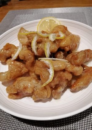 A picture of Lemon and Honey Chicken.
