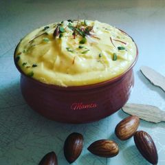 A picture of Kesar-Pista Shrikhand.