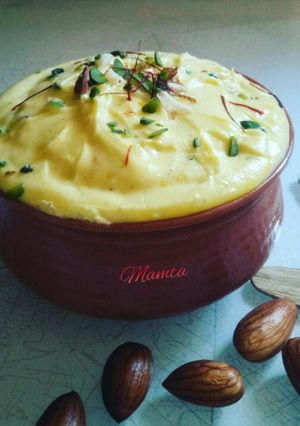 A picture of Kesar-Pista Shrikhand.