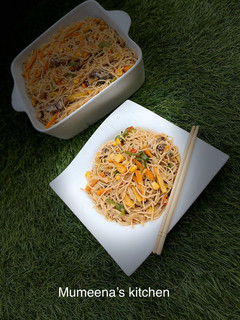 A picture of Stir fry spaghetti.