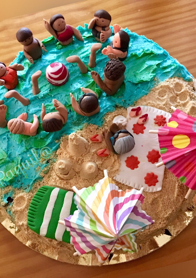Una foto de 🏖Tarta vacaciones 🏖con bizcocho de pistacho