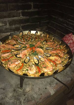 Una foto de Paella argenta