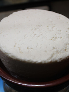Una foto de Queso casero de tetrabrick