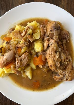 Una foto de Pollo en Salsa