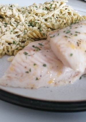 A picture of Creamy pesto pasta and basa.