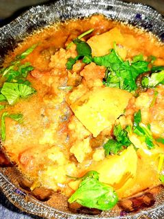 आलू मूंग बड़ी की सब्जी (aloo moong vadi ki sabzi recipe in Hindi) रेसिपी मुख्य फोटो
