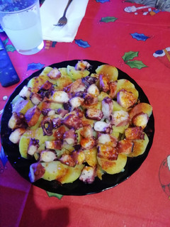 Una foto de Pulpo a la gallega