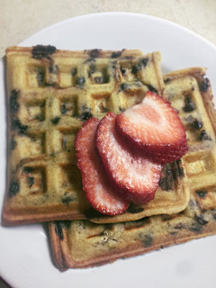 Una foto de Waffles con chispas de chocolate