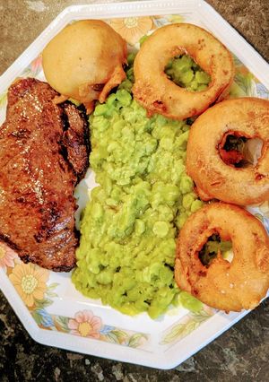 A picture of Finn McCool's Giant Onion Rings 🌰💍☘️ 💪🏋️👀.