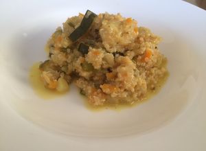 Una foto de Quinoa cremosa con verduras