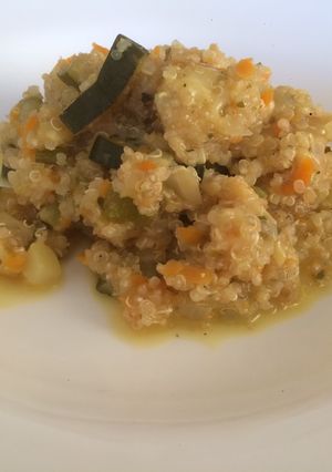 Una foto de Quinoa cremosa con verduras