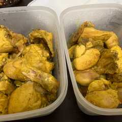 A picture of Ayam ungkeb bumbu kuning.