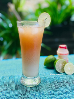 Foto resep 360. Es Teh Yakult