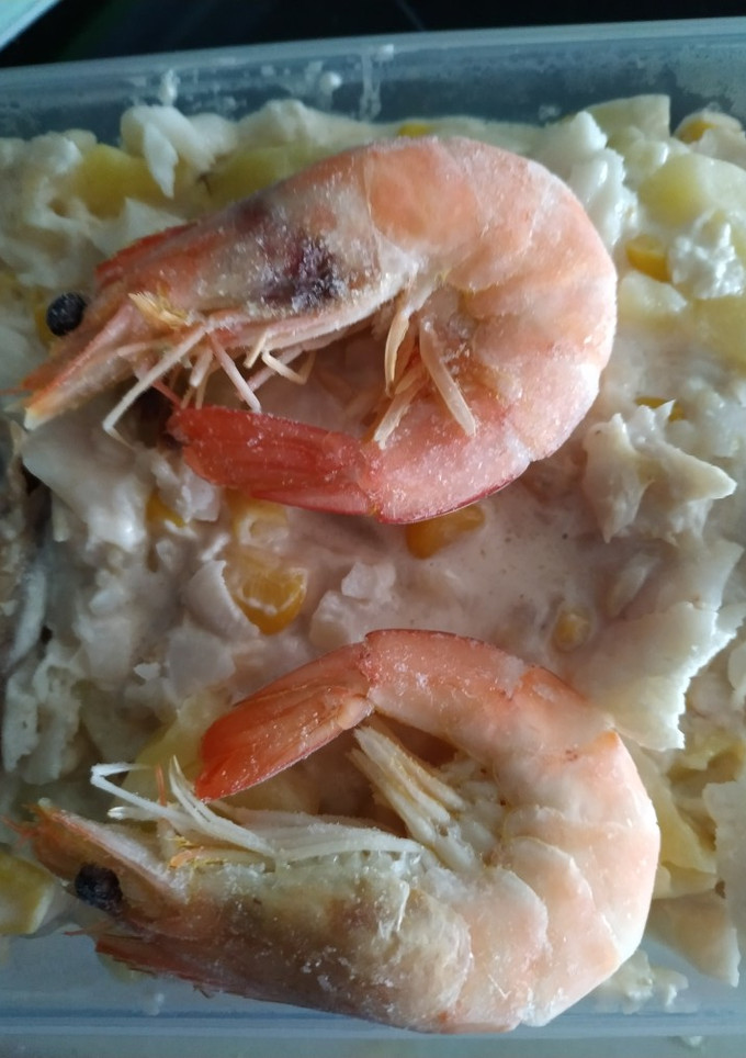 Una foto de Ensaladilla de palmitos y gambas al ajillo