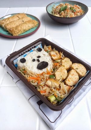 Foto resep Bekal Sekolah Simpel dan Sehat (hekeng ayam, tumis tauge wortel tahu)