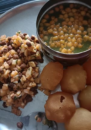 A picture of Pani puri.