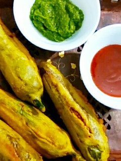 राजस्थानी मिर्ची वडा (Rajasthani mirchi vada recipe in Hindi) रेसिपी मुख्य फोटो