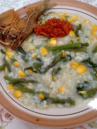 Cara Mudah Membikin Resep Bubur Manado Simpel yang Bikin Ngiler Anti Ribet, Lezat Sekali