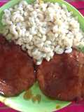 Chuletas agridulces BBQ y sopa de codito