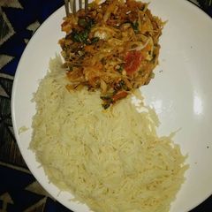 A picture of Vermicelli pasta and vegetable salad sauce.