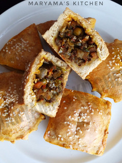 A picture of Cup pies.