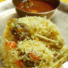 A picture of Chicken Pulao.