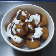 A picture of Bread gulab jamun.