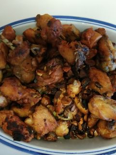 Una foto de Pollo al ajillo