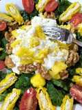 Ensalada de mango con espinacas y pollo