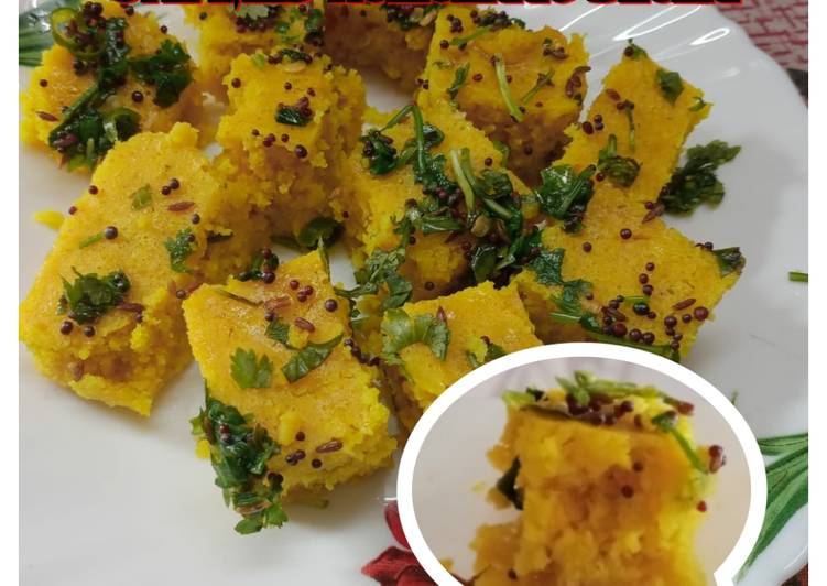 STEAMED Homemade Dhoklas