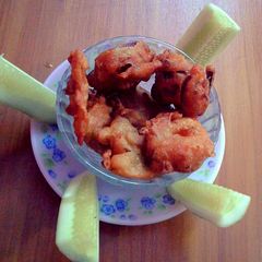 A picture of #MonsoonDelights#OnionPakoda.