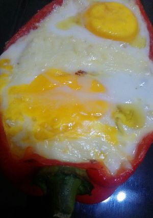 Una foto de Morrón rojo relleno