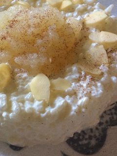 A picture of Golden Pear Rice Cake.