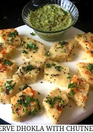 सूजी ढोकला (suji dhokla recipe in hindi) रेसिपी मुख्य फोटो