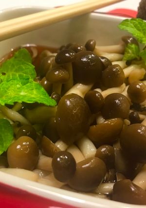 酸辣鴻禧菇 的食譜成品照片