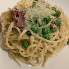A picture of Pasta with Peas, Prosciutto, and Parmesan Cheese.
