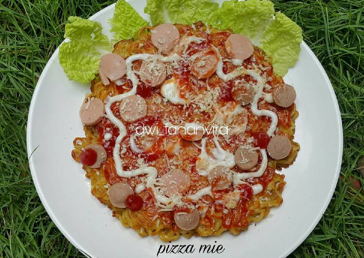 Cara Gampang Membuat 289. Pizza mie yang Menggugah Selera