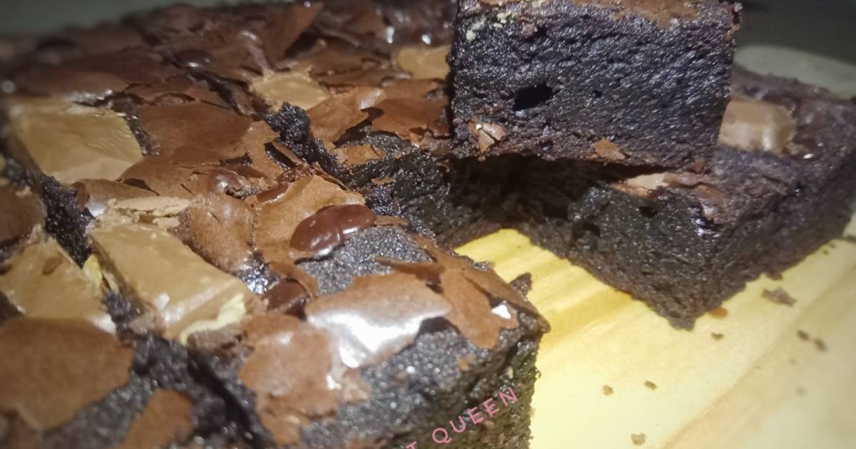 Resep Fudgy brownies shiny crust (no mixer,2 telur) oleh Nofi (sweetest