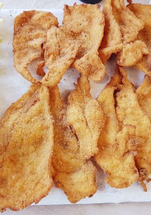 Foto di Cotoletta di pollo con salsa alle erbe aromatiche