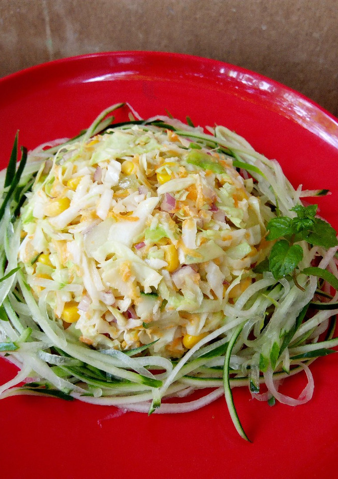 A picture of Bird nest slaw.