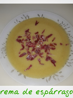 Una foto de Crema de espárragos 🍵