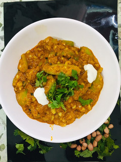 પરવળ નું ગ્રેવી વાળું શાક (Parval Gravy Shak Recipe In Gujarati) રેસીપી મુખ્ય ફોટો