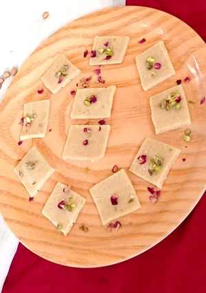 A picture of Kaju katli.