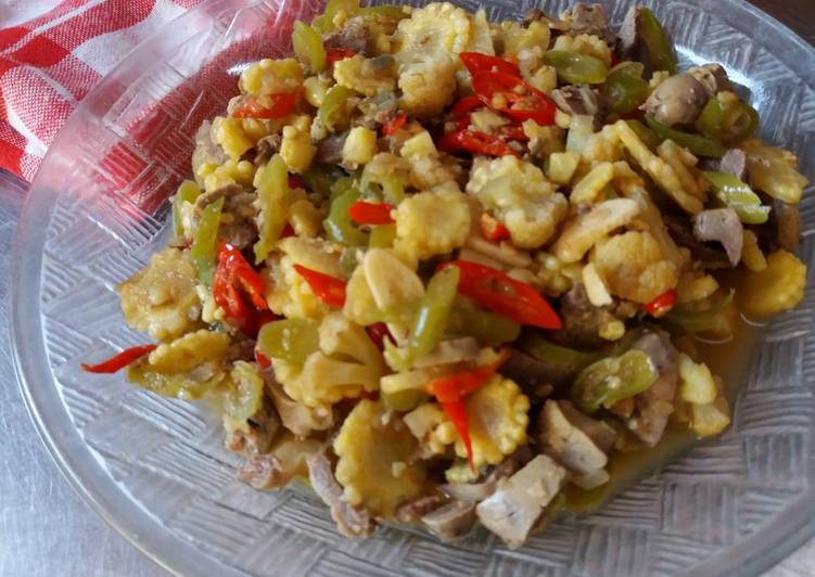 Cara Gampang meracik Tumis Hati Ayam Jagung Muda, Enak
