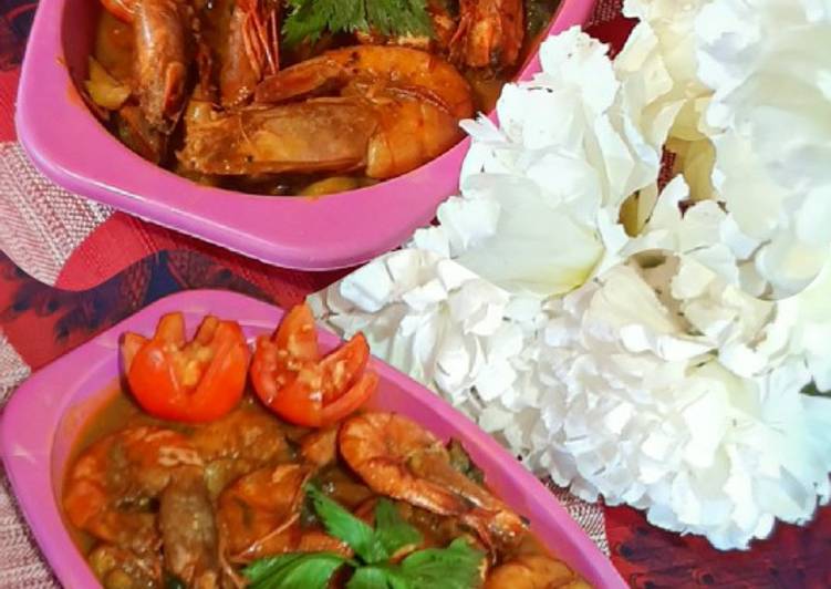 Bagaimana Menyiapkan Udang Saus Padang Anti Gagal