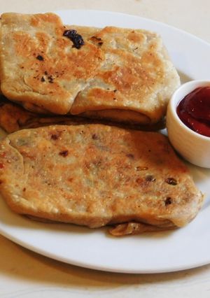 A picture of Mughlai paratha.