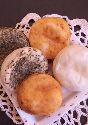 Una foto de Pancitos inflados festivos: sin gluten ni lactosa ni leudantes